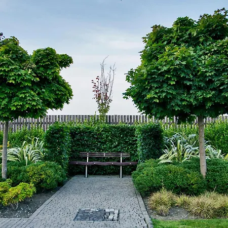 Hotel The Gateway 4*