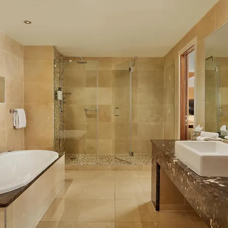The Gateway Hotel 4*