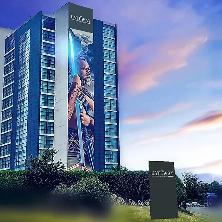 Hotel The Gateway 4*