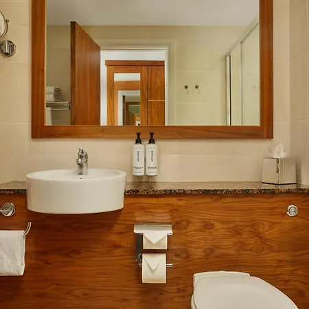 The Gateway Hotel 4*