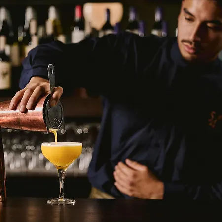 מלון The Gateway 4*