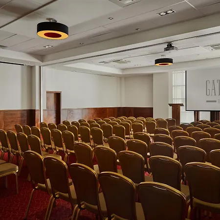 The Gateway Hotel 4*