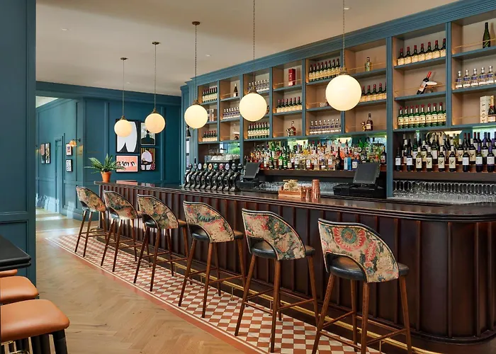 The Gateway Hotel 4*