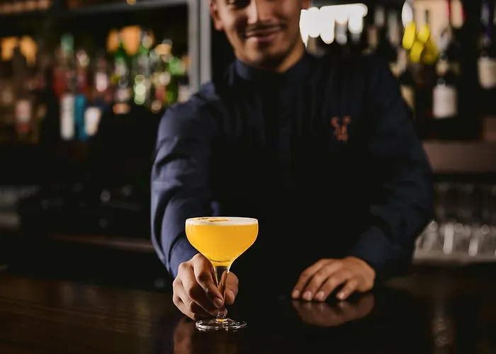 Отель The Gateway 4*