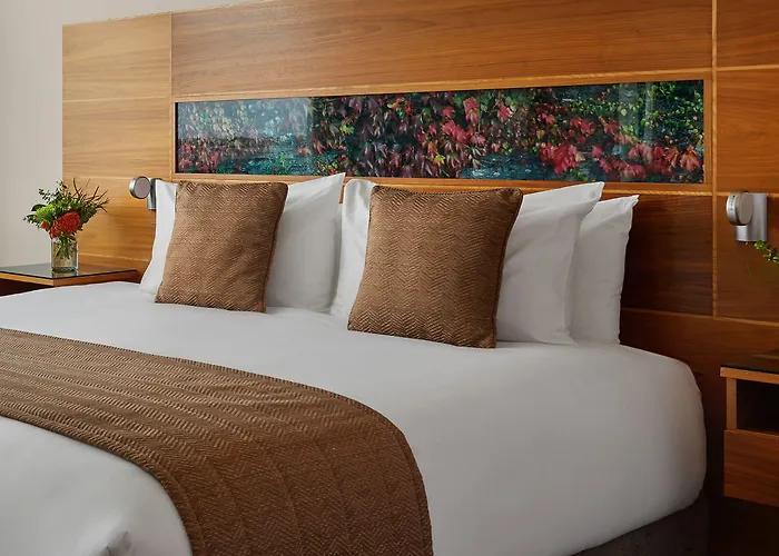 Hotel The Gateway 4*