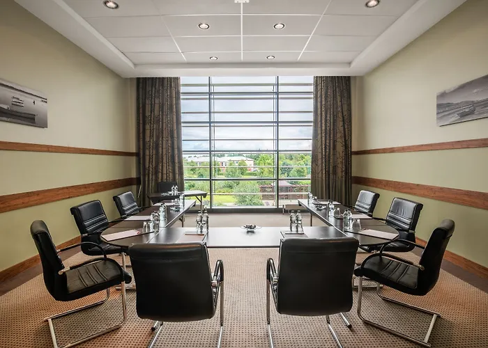 Отель The Gateway Дандолк