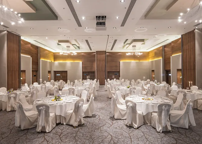 Отель The Gateway