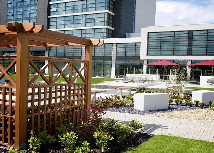 Отель The Gateway 4*